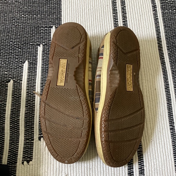 Tan Sperry Topsiders - Picture 2 of 4